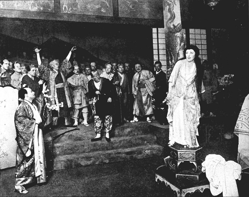 Mascagni_-_Iris_-_Iris'_father_curses_her_-_The_Victrola_book_of_the_opera.jpg